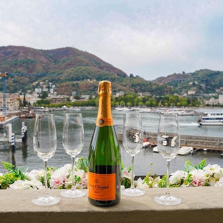 Appartamento Esclusivo Fronte Lago, In Centro A Como Con Garage Екстериор снимка
