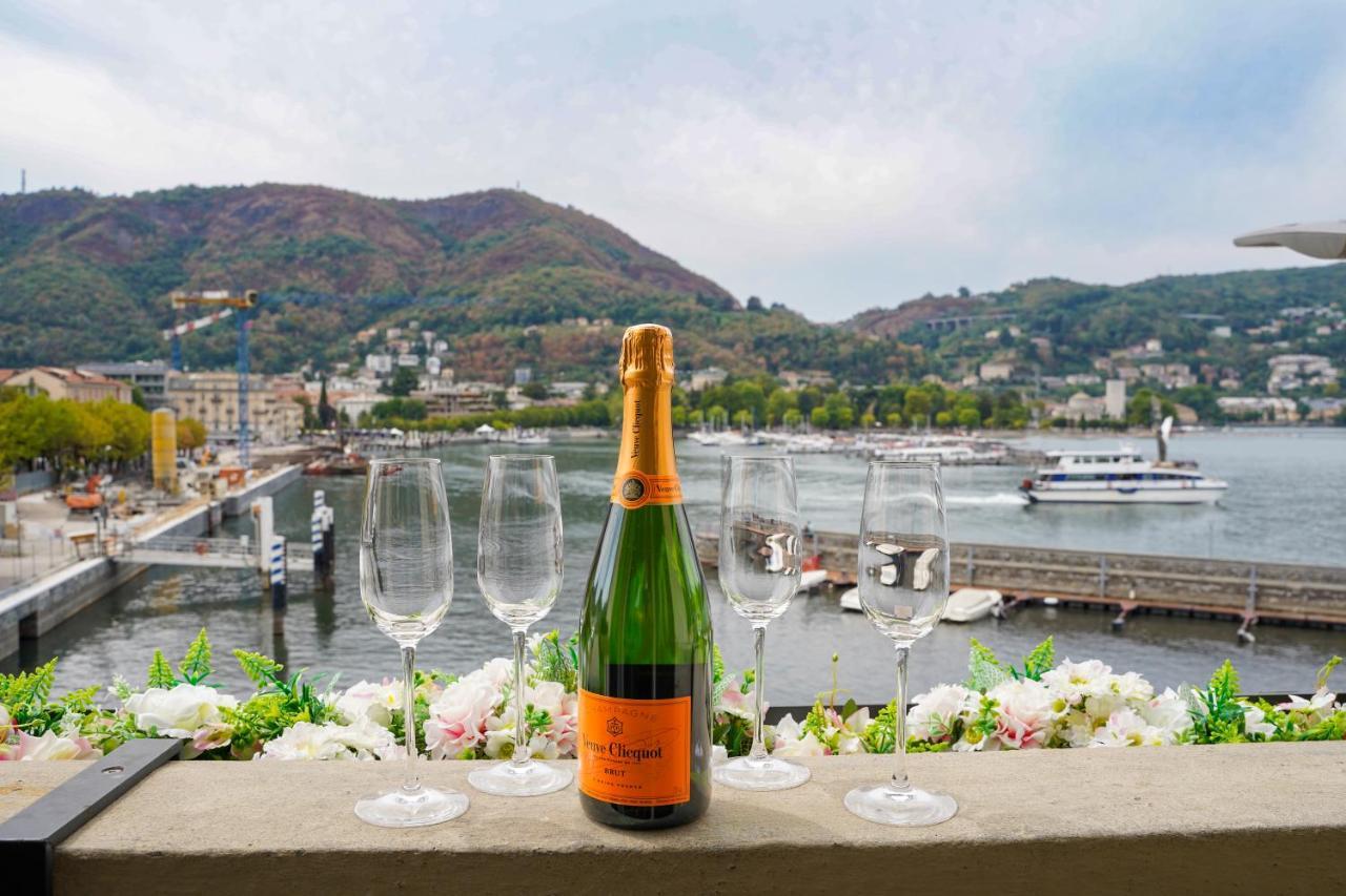 Appartamento Esclusivo Fronte Lago, In Centro A Como Con Garage Екстериор снимка