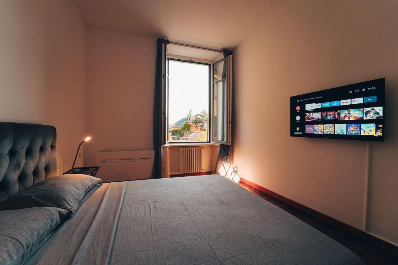 Appartamento Esclusivo Fronte Lago, In Centro A Como Con Garage Екстериор снимка