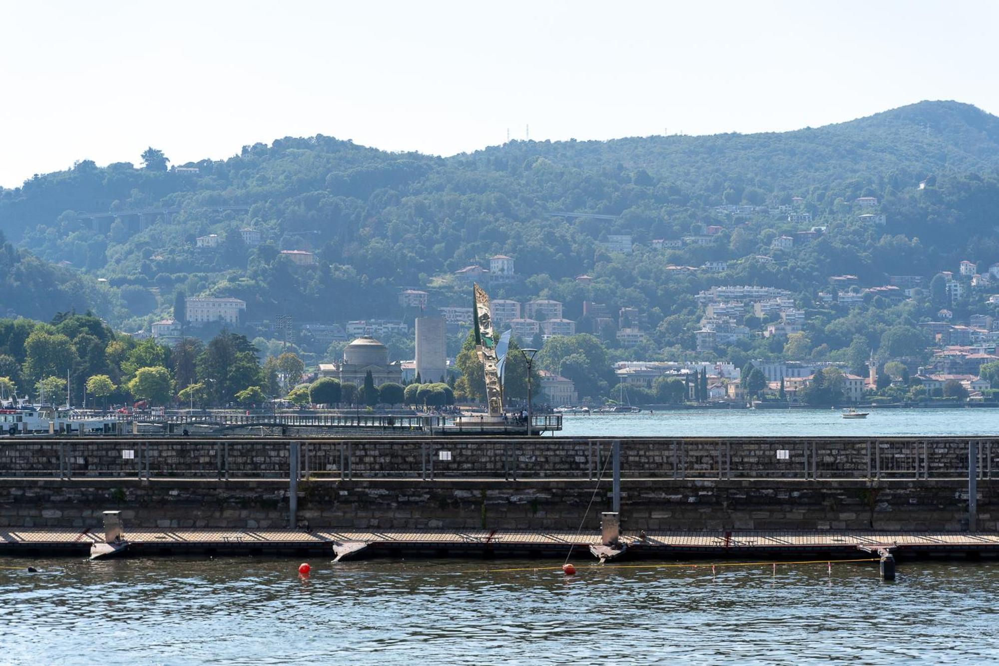 Appartamento Esclusivo Fronte Lago, In Centro A Como Con Garage Екстериор снимка
